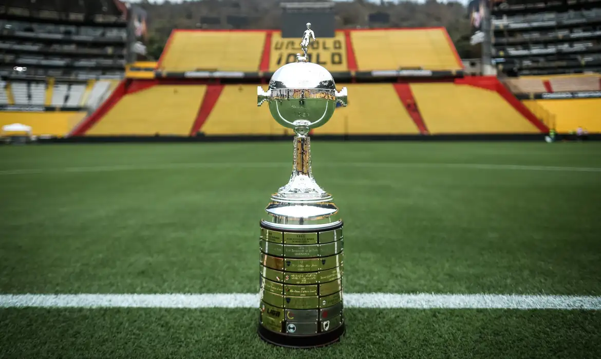 A histórica taça da Libertadores passou por uma alteração em sua estrutura