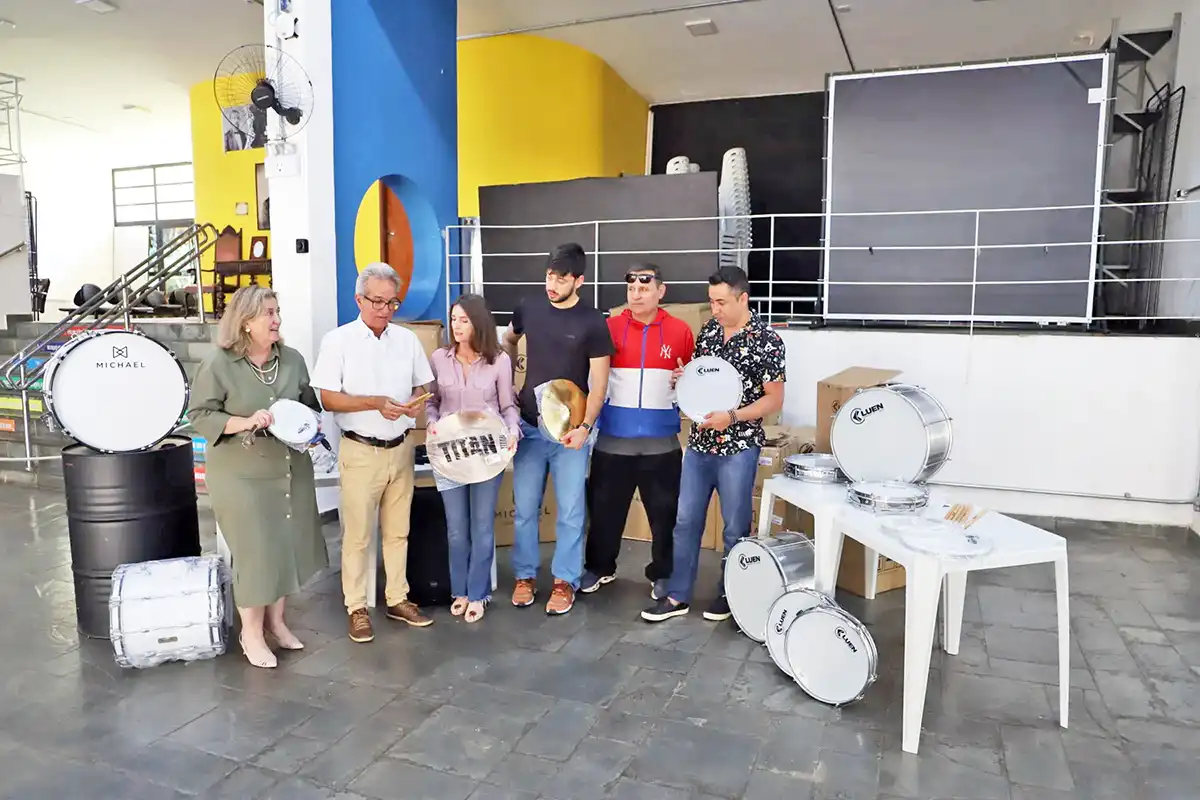 Instrumentos comprados para retomada das fanfarras municipais começam a chegar