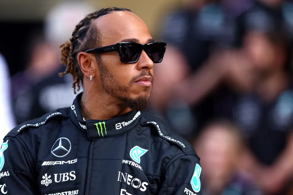 A Ferrari anunciou a contratação de Lewis Hamilton para integrar a equipe a partir de 2025