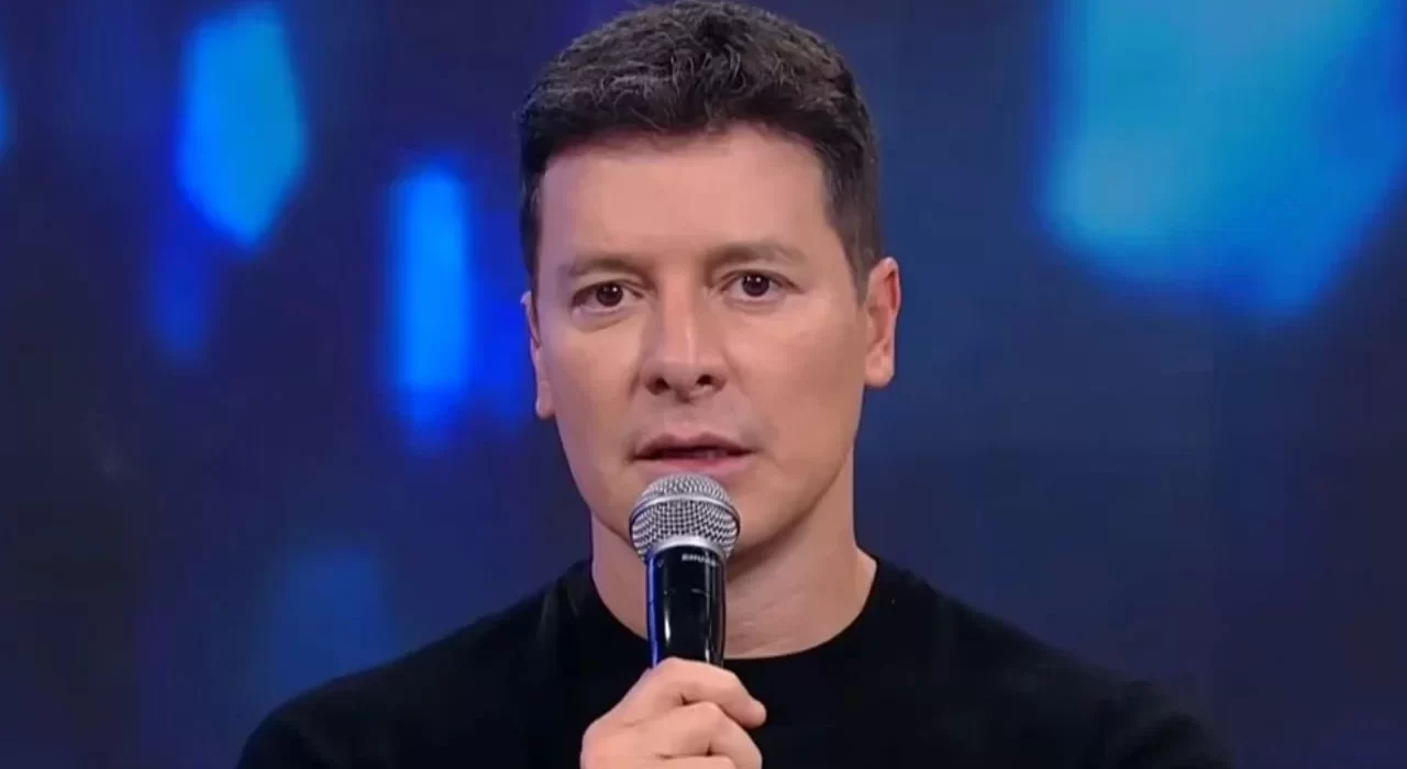 Rodrigo Faro anunciou sua saída da Record TV