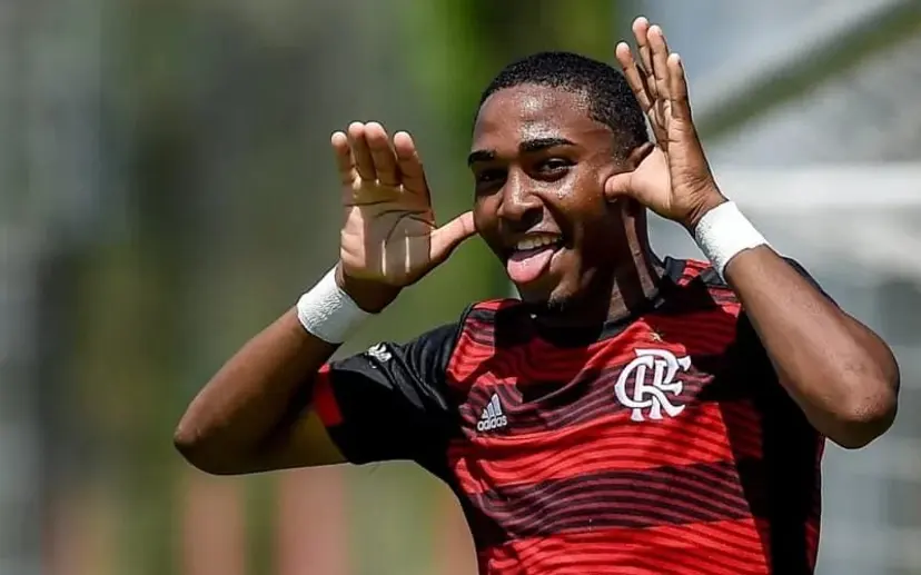 Lorran não deve mais ser aproveitado pelo Flamengo