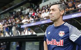 Pedro Caixinha é o novo técnico do Santos