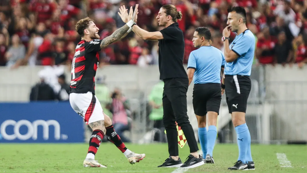 Flamengo vence Deportivo Táchira e garante vaga nas oitavas da Libertadores; Ancelotti acompanha no Maracanã