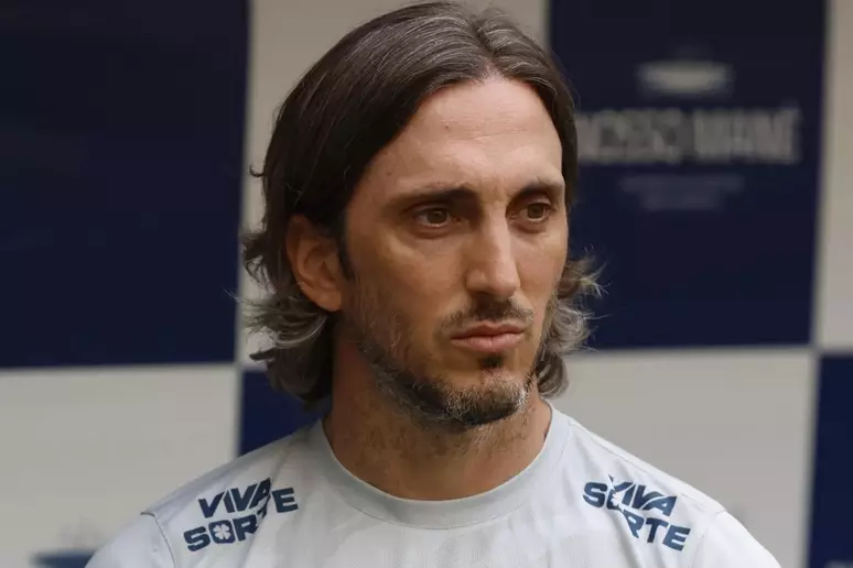 São Paulo anuncia saída de Luis Zubeldía após sequência de resultados negativos