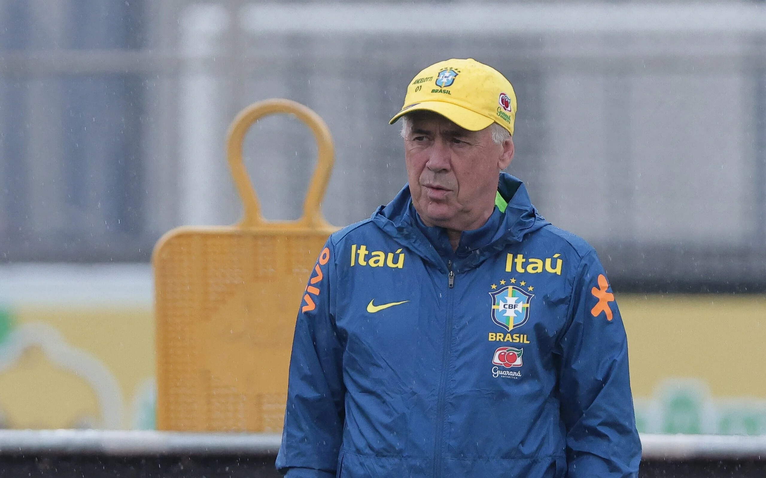 Aniversariante do dia, técnico Carlo Ancelotti será homenageado antes de Brasil x Paraguai na Neo Química Arena