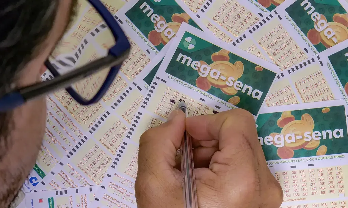 Mega-Sena não tem acertador e prêmio acumula para R$ 90 milhões