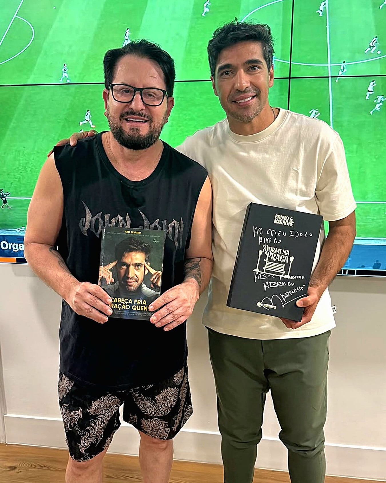 Marrone Visita CT do Palmeiras e Harmonização Facial Vira Assunto nas Redes Sociais