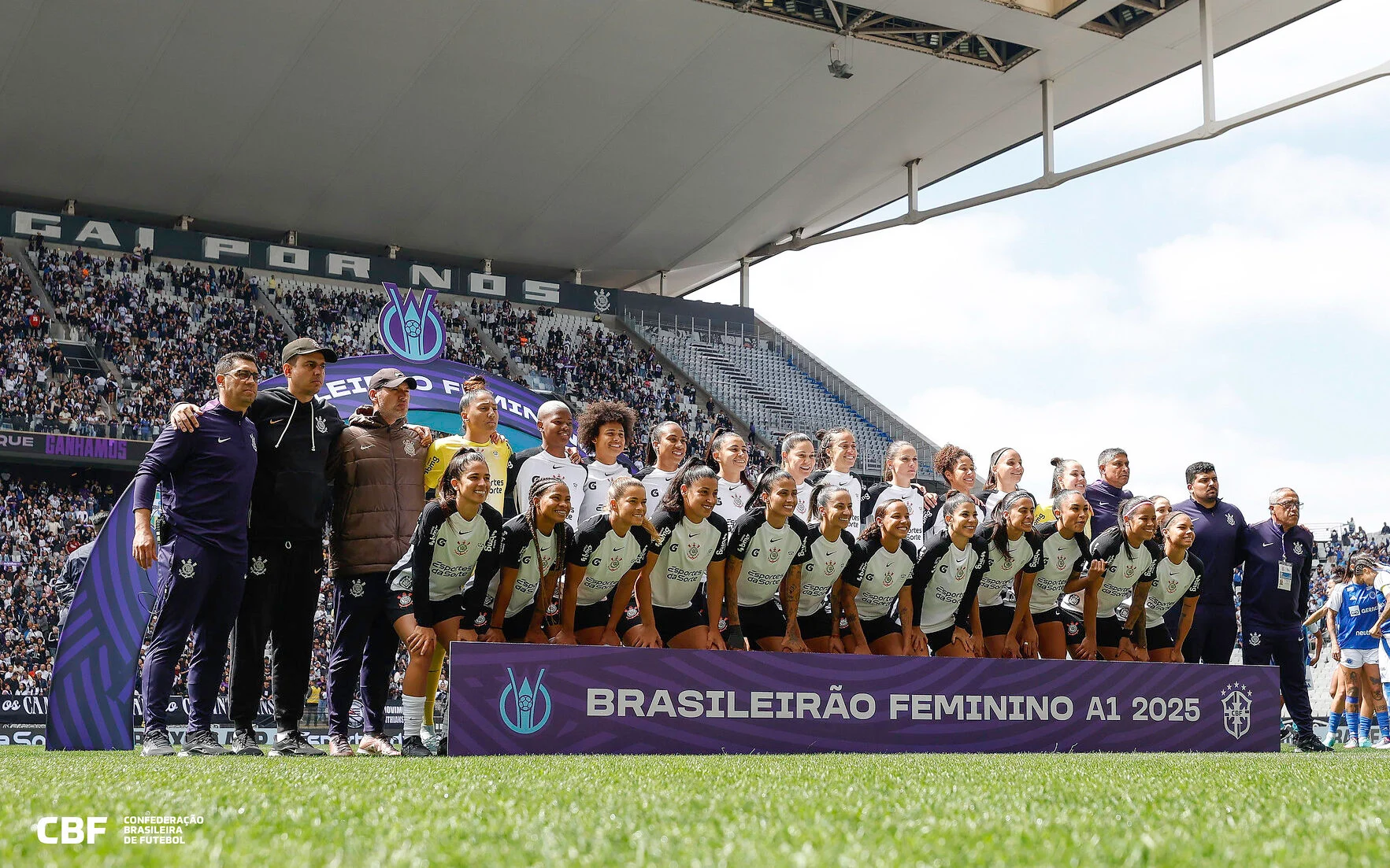 Corinthians bate Cruzeiro, leva o Brasileirão Feminino e estabelece recorde de renda