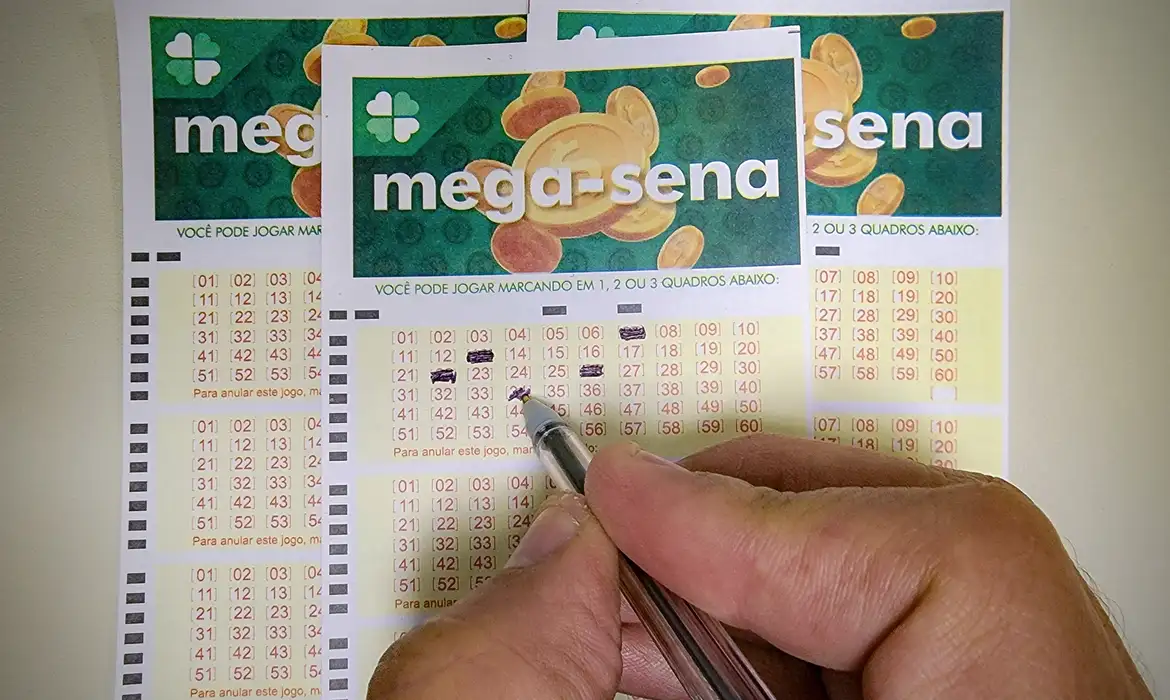 MEGA-SENA ACUMULA E VAI PAGAR$ 20 MILHÕES HOJE !