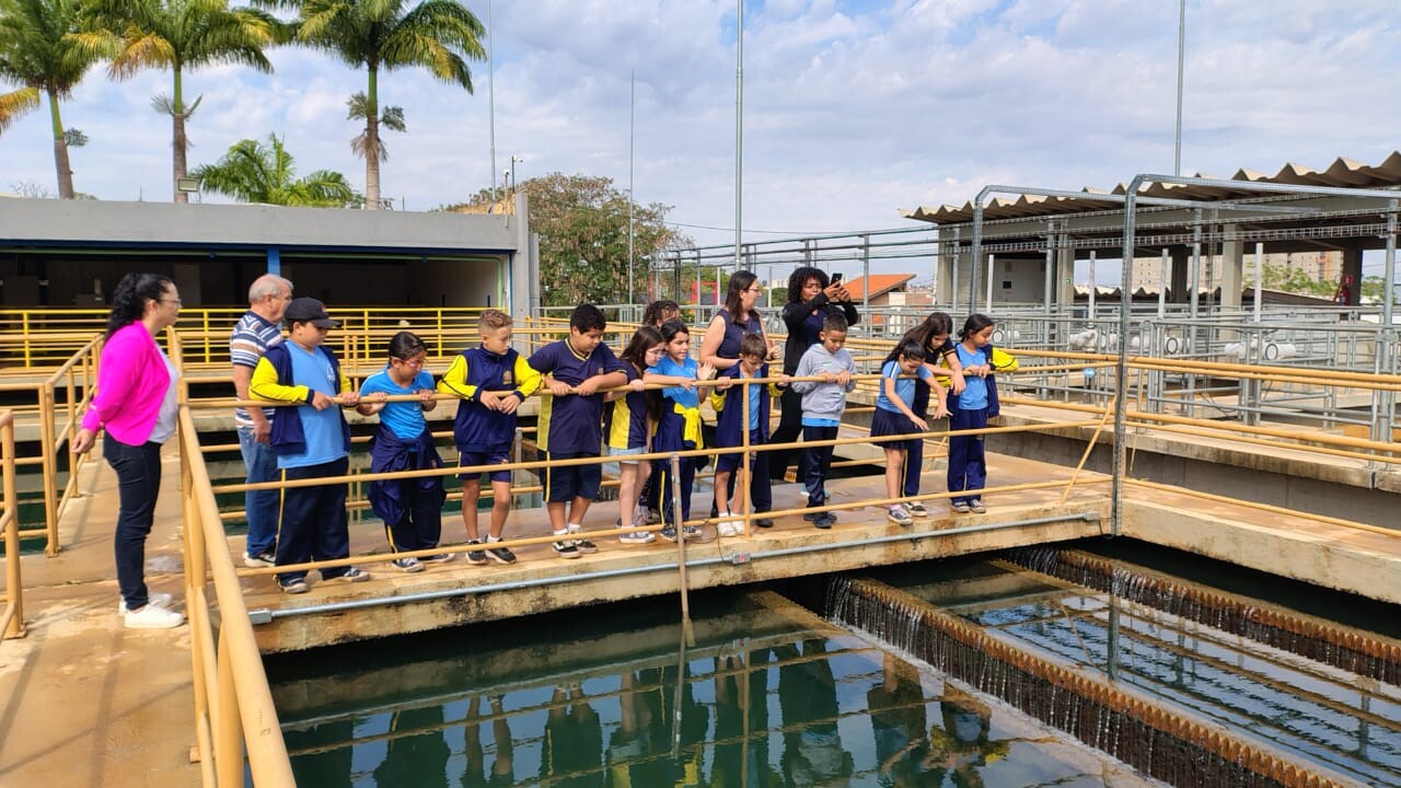 ALUNOS CONHECEM TRATAMENTO DE ÁGUA EM MOGI MIRIM!