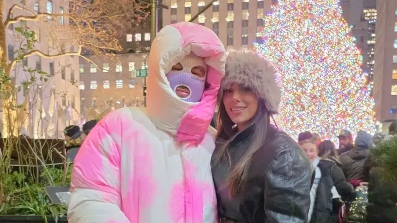 Neymar vai às ruas de Nova York fantasiado!