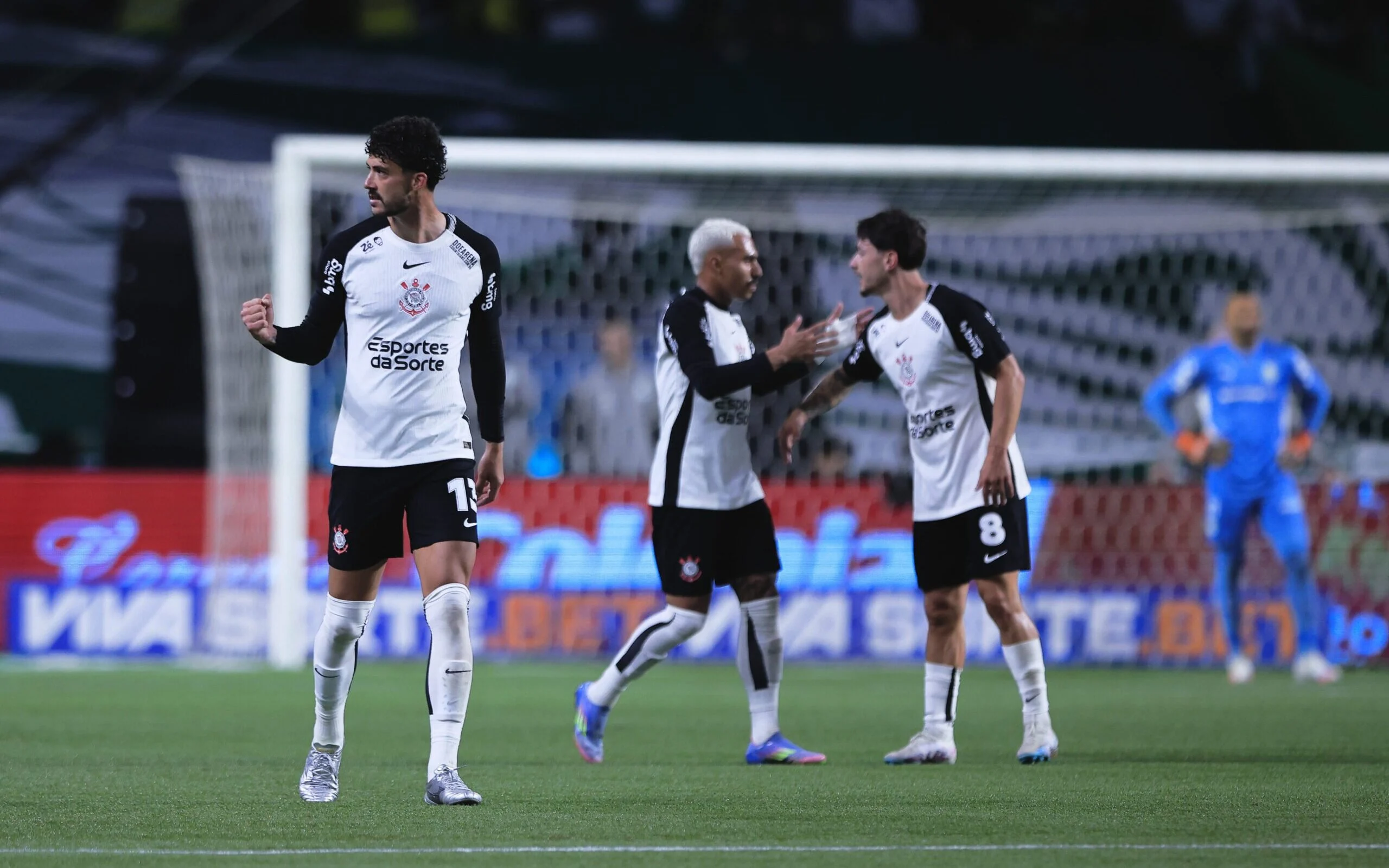 Corinthians estreia com derrota e mira título domingo