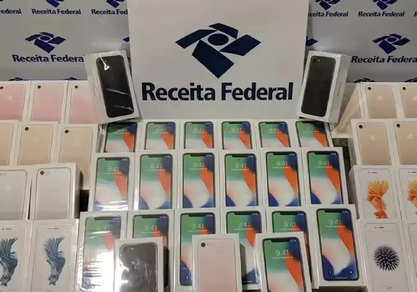 Receita abre leilão com iPhones e carros