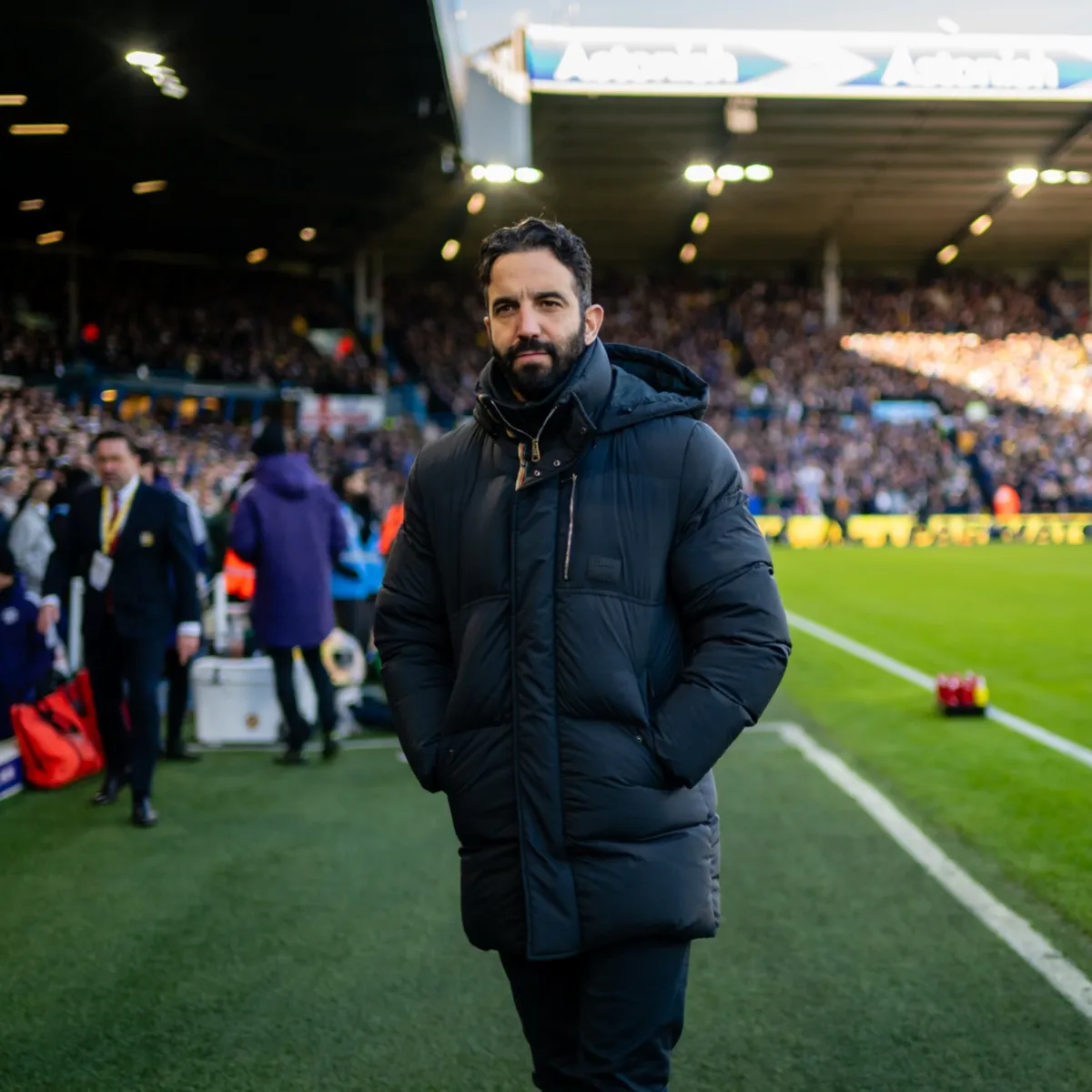 United demite Amorim e busca novo técnico