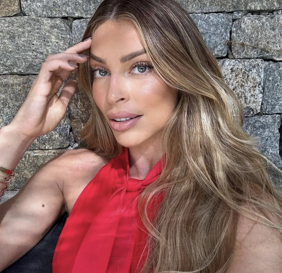 GRAZI MASSAFERA EM DOBRO: GLOBO E BAND