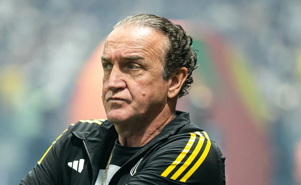 Cuca volta ao Santos na crise