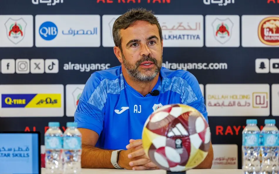 Cruzeiro avança por Artur Jorge