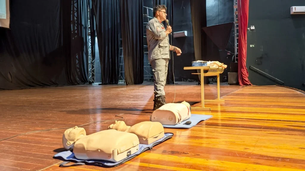 Educação capacita profissionais em primeiros socorros