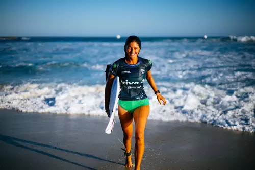 Brasil no topo da WSL! Luana Silva faz história