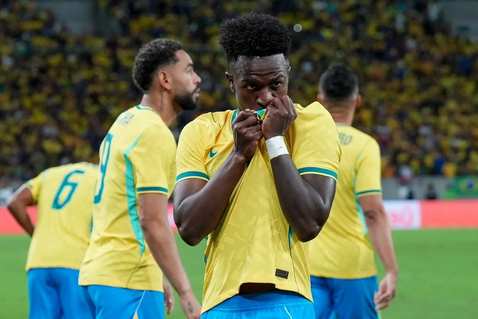 Brasil goleia Panamá: show no Maracanã!