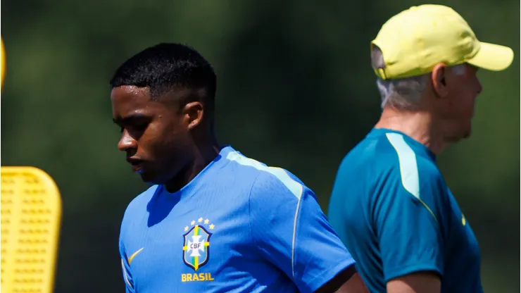 Ancelotti testa jovens e observa evolução do Brasil