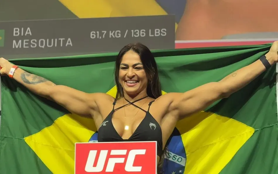 Bia Mesquita brilha e vence no UFC com finalização