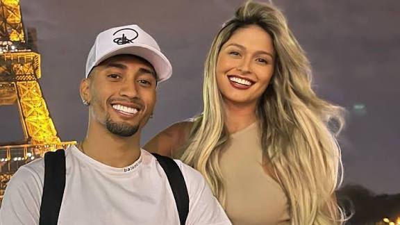 Raphinha e esposa reagem a ataques após estreia do Brasil