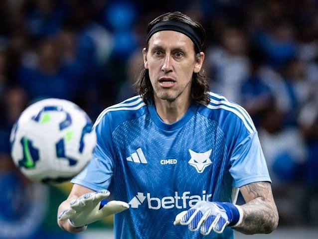 Cássio avança na recuperação e pode voltar em agosto
