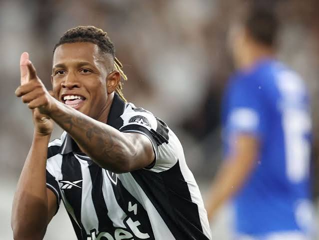 Danilo fica no Botafogo e Palmeiras muda planos