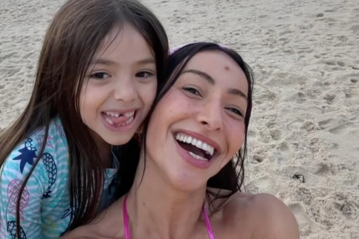 Sabrina Sato leva susto com Zoe