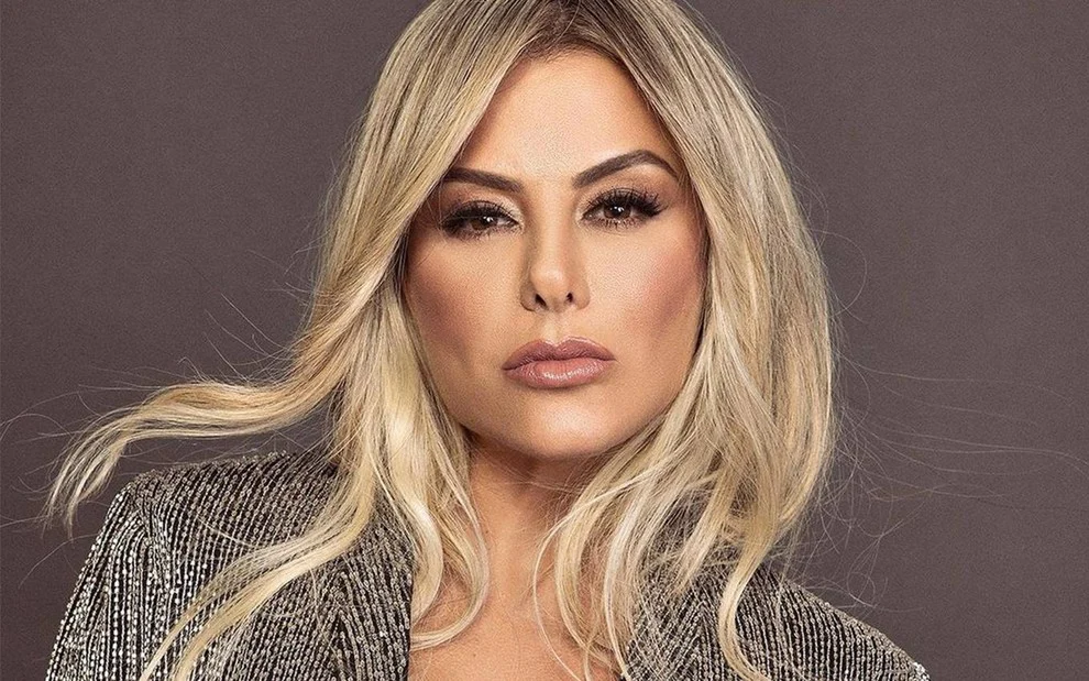 POLIANA ROCHA DESMENTI FOFOCA ENVOLVENDO VIRGINIA FONSECA