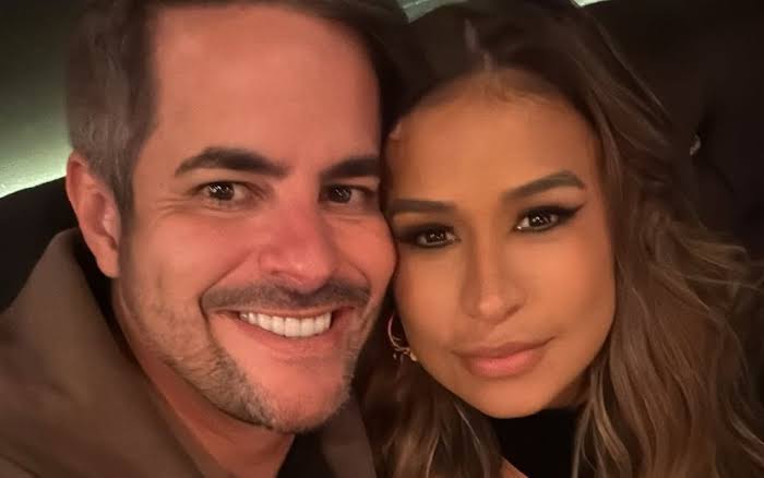 Simone diverte ao falar do marido