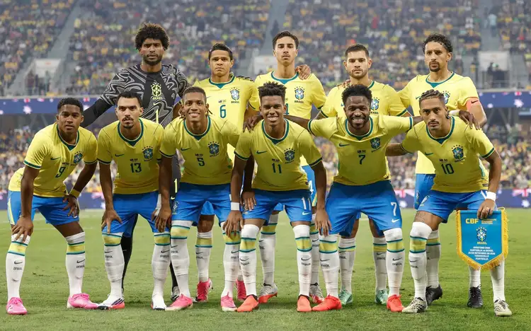 BRASIL EMPATA, MAS DEIXA ALERTA PARA ANCELOTTI
