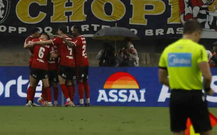 Flamengo dispara e vira favorito ao título!
