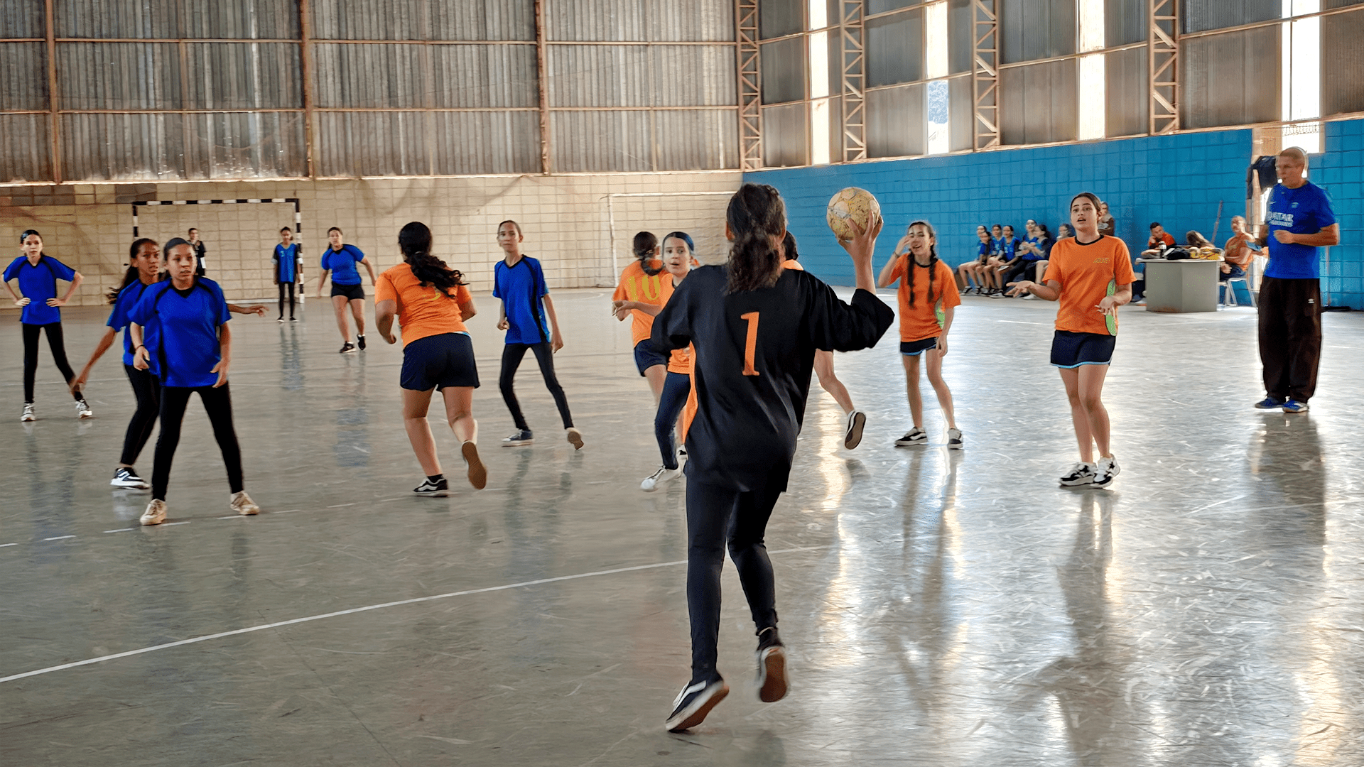 Mogi Guaçu vive dia de decisão no handebol