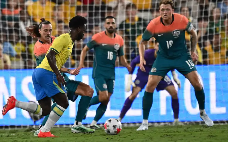 VINI JR. NA MIRA DA IMPRENSA ESPANHOLA
