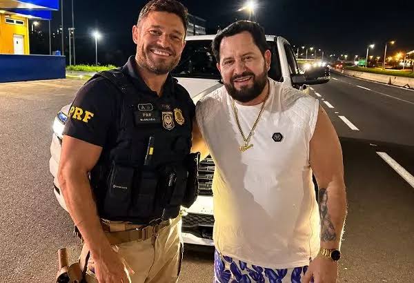 MARRONE É PARADO PELA PRF E TERMINA EM FOTO!