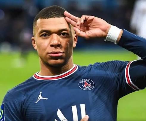 REAL MADRID: MBAPPÉ GERA POLÊMICA FORA DE CAMPO!