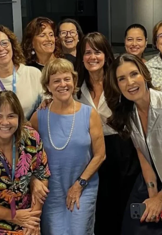 Fátima Bernardes reencontra Bonner na Globo e clima surpreende!