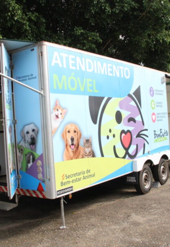 Base móvel do BEA atende 90 animais na Zona Leste