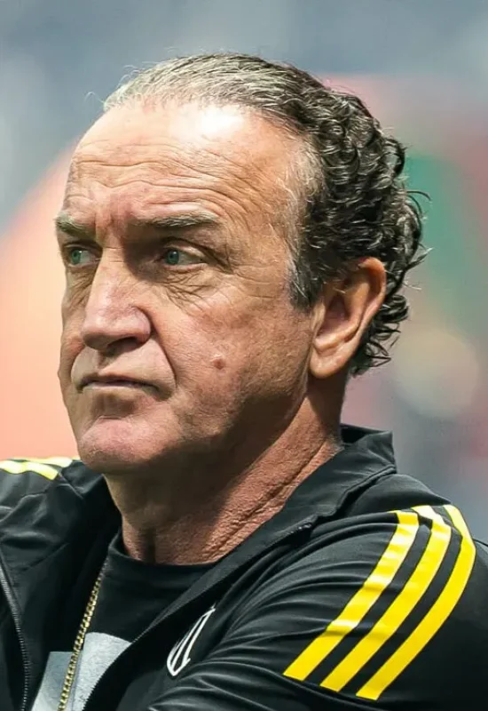 Cuca volta ao Santos na crise