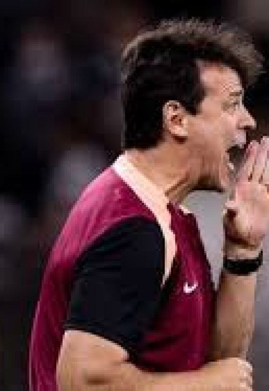 Corinthians perde e Diniz detona arbitragem