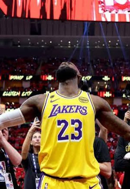 Casaco dos Lakers comprado por US$ 3 é vendido por US$ 89 mil