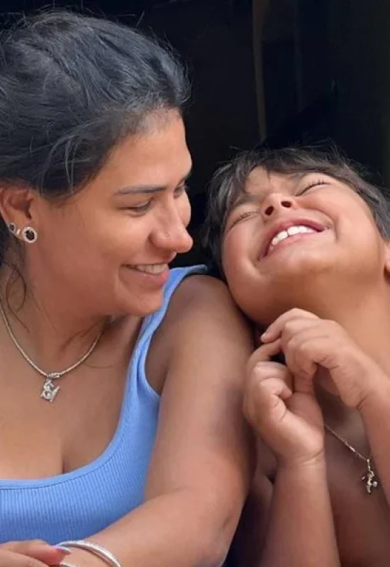 Filho de Simone Mendes faz tratamento para crescer