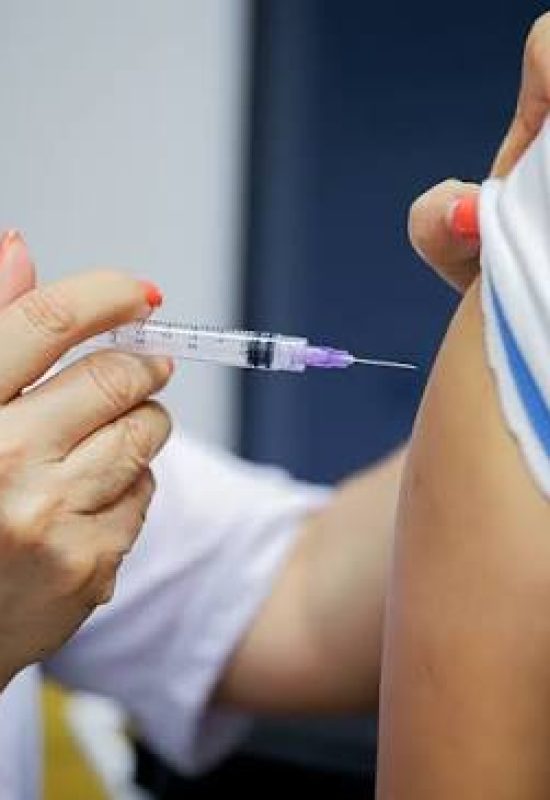 Vacinação contra a gripe chega à Feira Noturna nesta quarta-feira