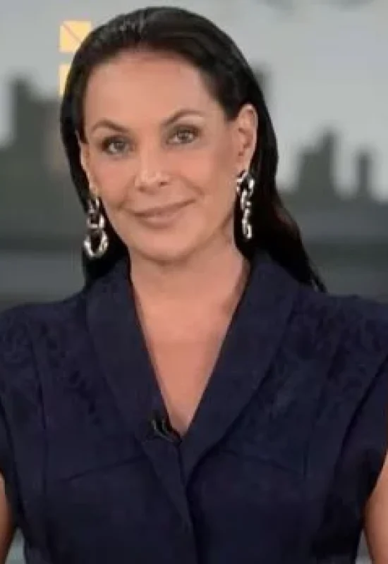 Carolina Ferraz encerra ciclo na Record