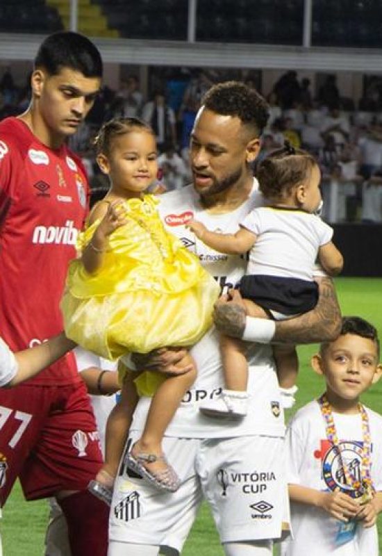 Neymar entra com as filhas, brilha, mas se envolve em polêmica e preocupa convocação para a Seleção!