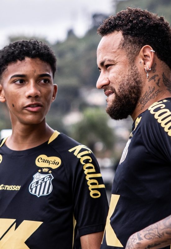 Treta no Santos: Neymar e Robinho Jr. viram assunto